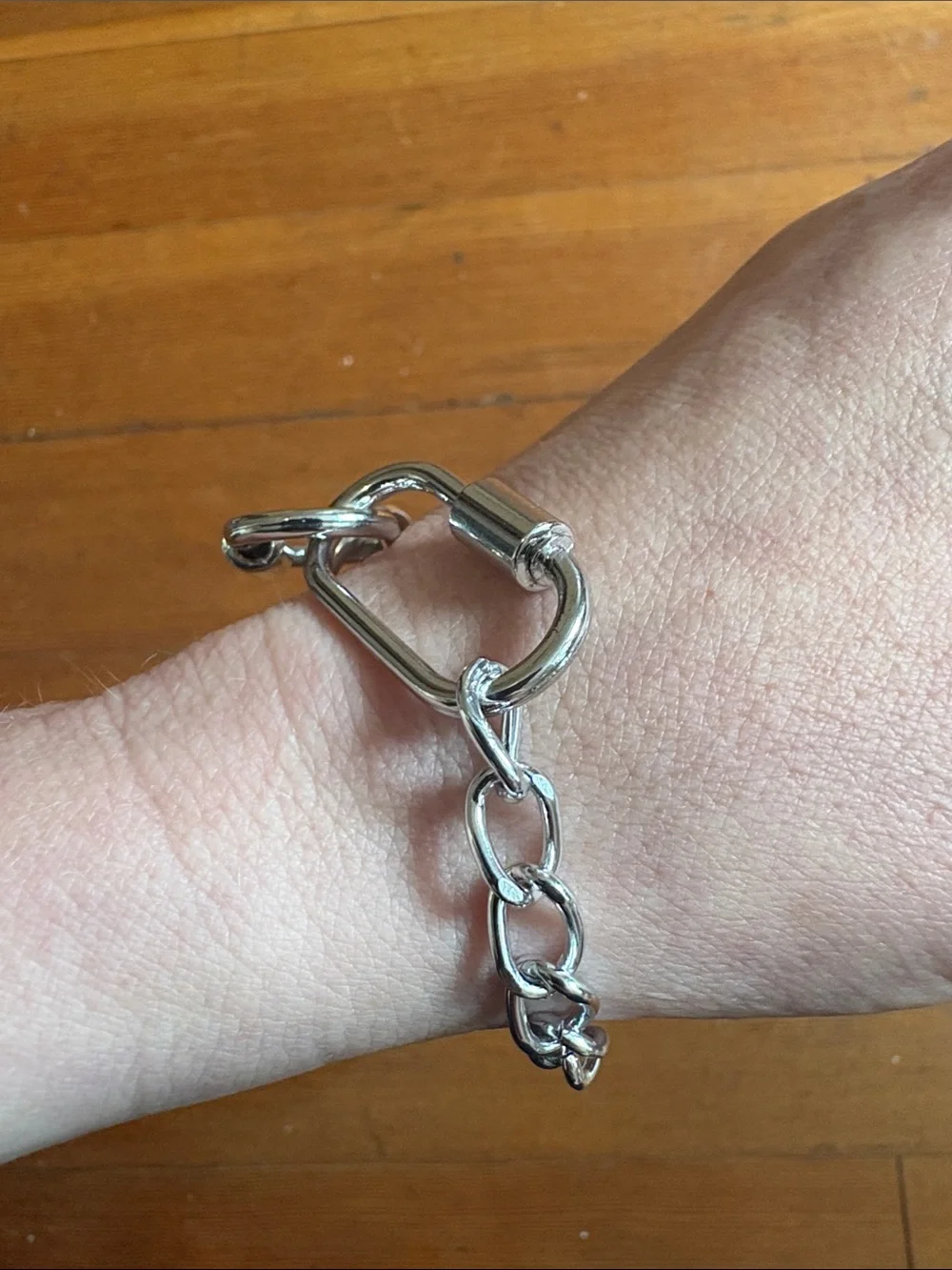 Hand-Crafted Silver Chain Link Carabiner Bracelet - Modern Metallic Style